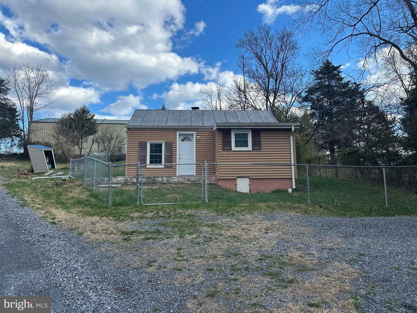 Property Photo: 27292 Old Valley Pike VA 22660