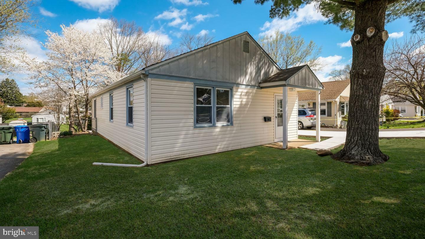 Property Photo: 2633 Barnes Avenue PA 19001