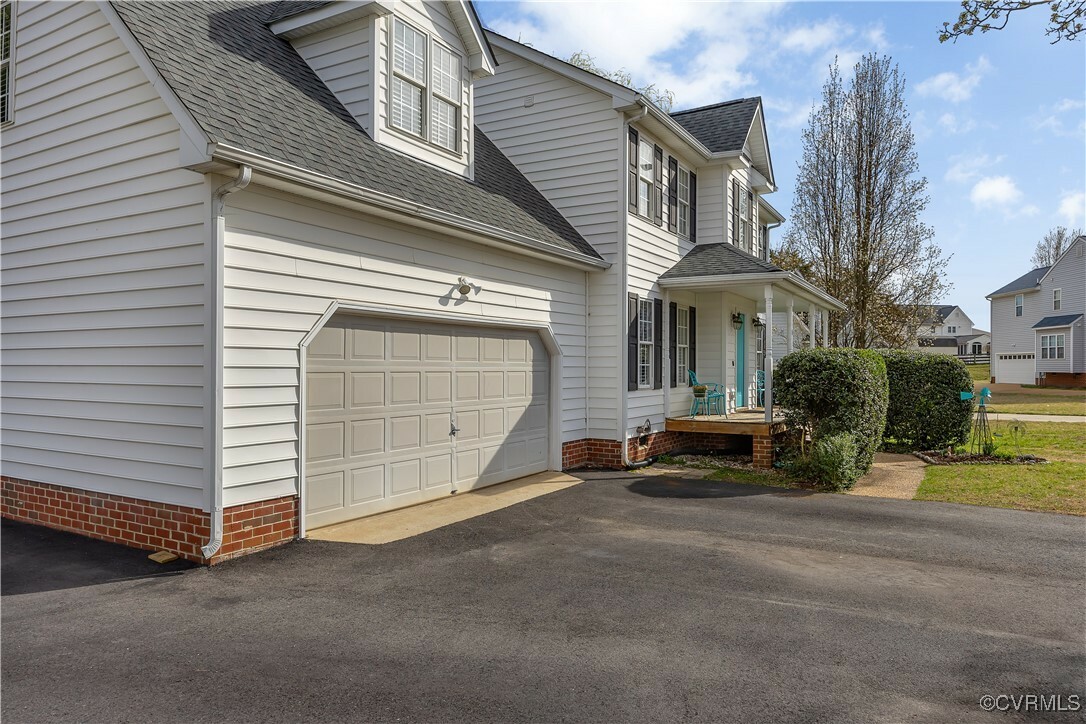 Property Photo: 9821 Kingsrock Lane VA 23116