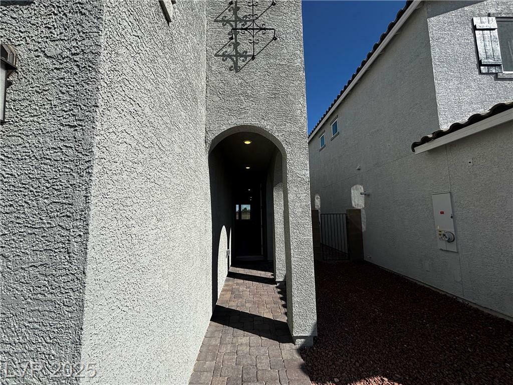 Property Photo: 8146 Oakwood Bend Avenue NV 89113