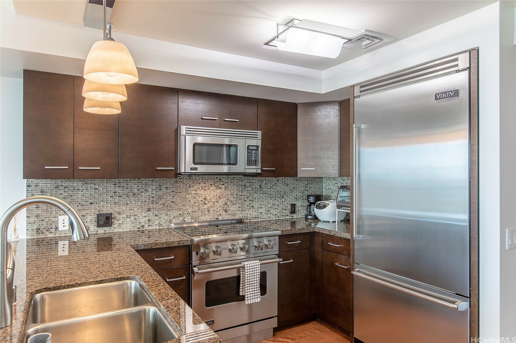 Property Photo: 1837 Kalakaua Avenue 1902 HI 96815