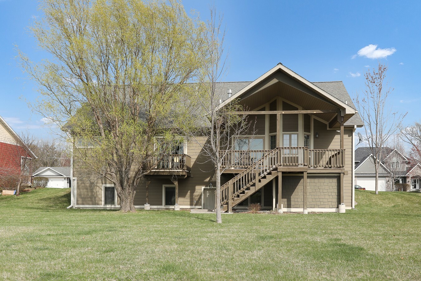 Property Photo: 1221 Oakwood Drive IA 50219