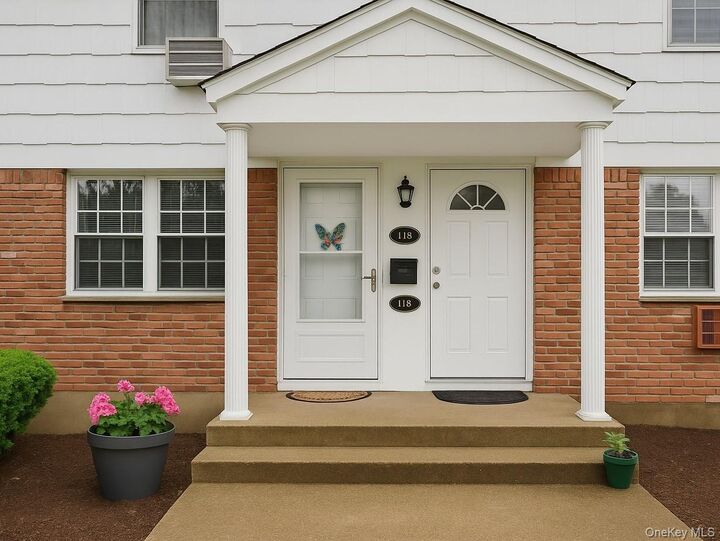 Property Photo:  178 Parkside Drive 178  NY 10901 