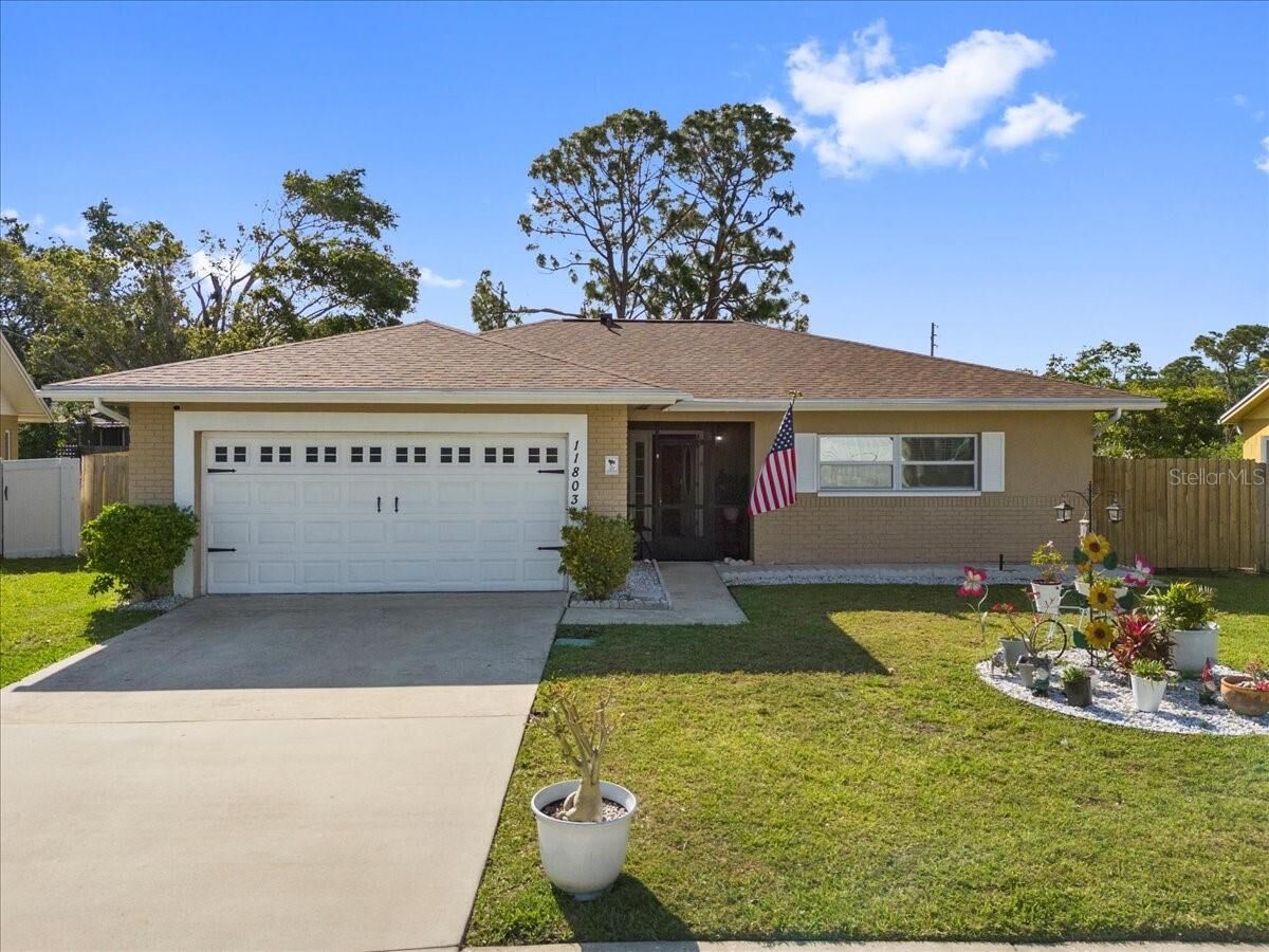 Property Photo: 11803 70th Street FL 33773