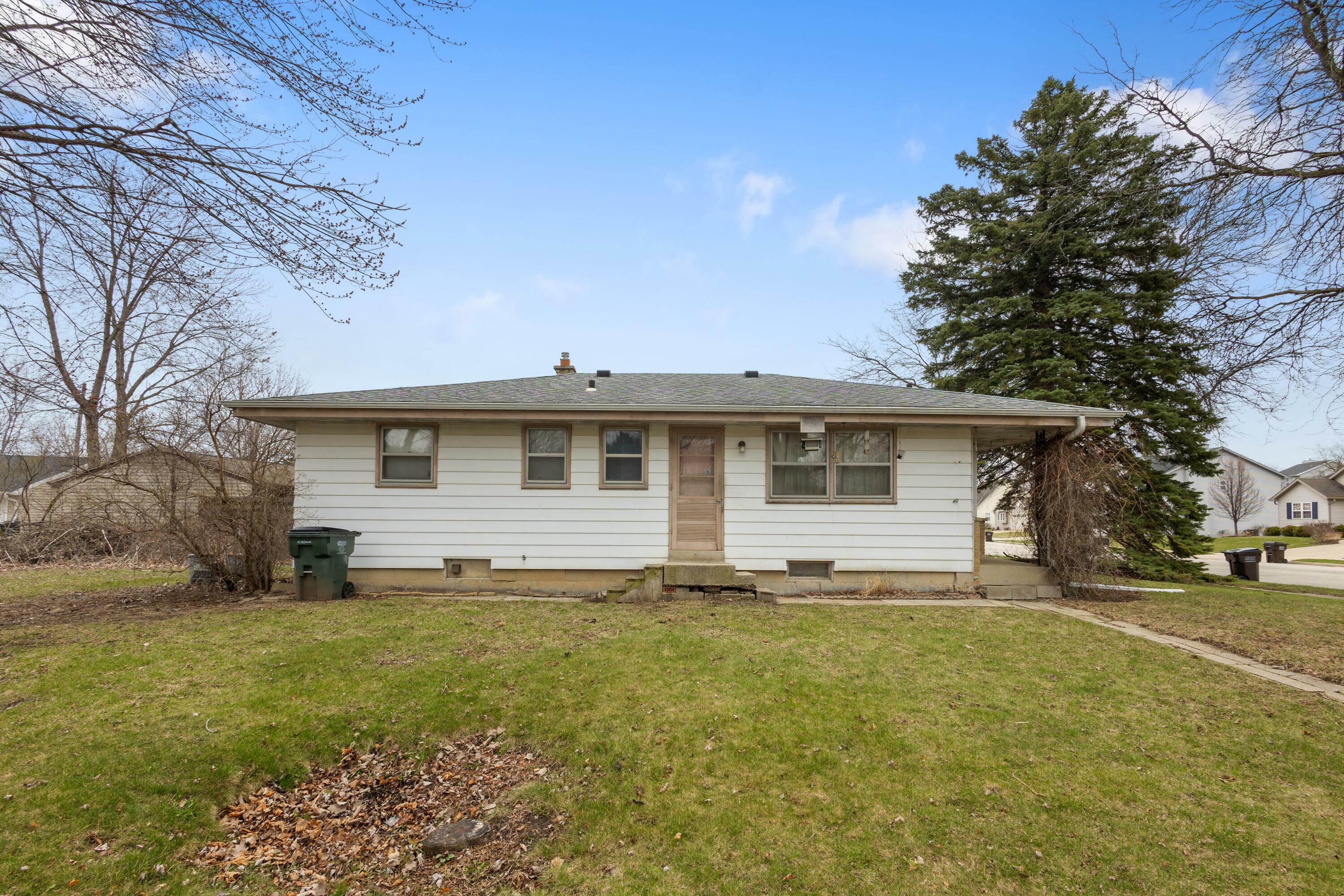 Property Photo: 8632 Broadway Dr WI 53177