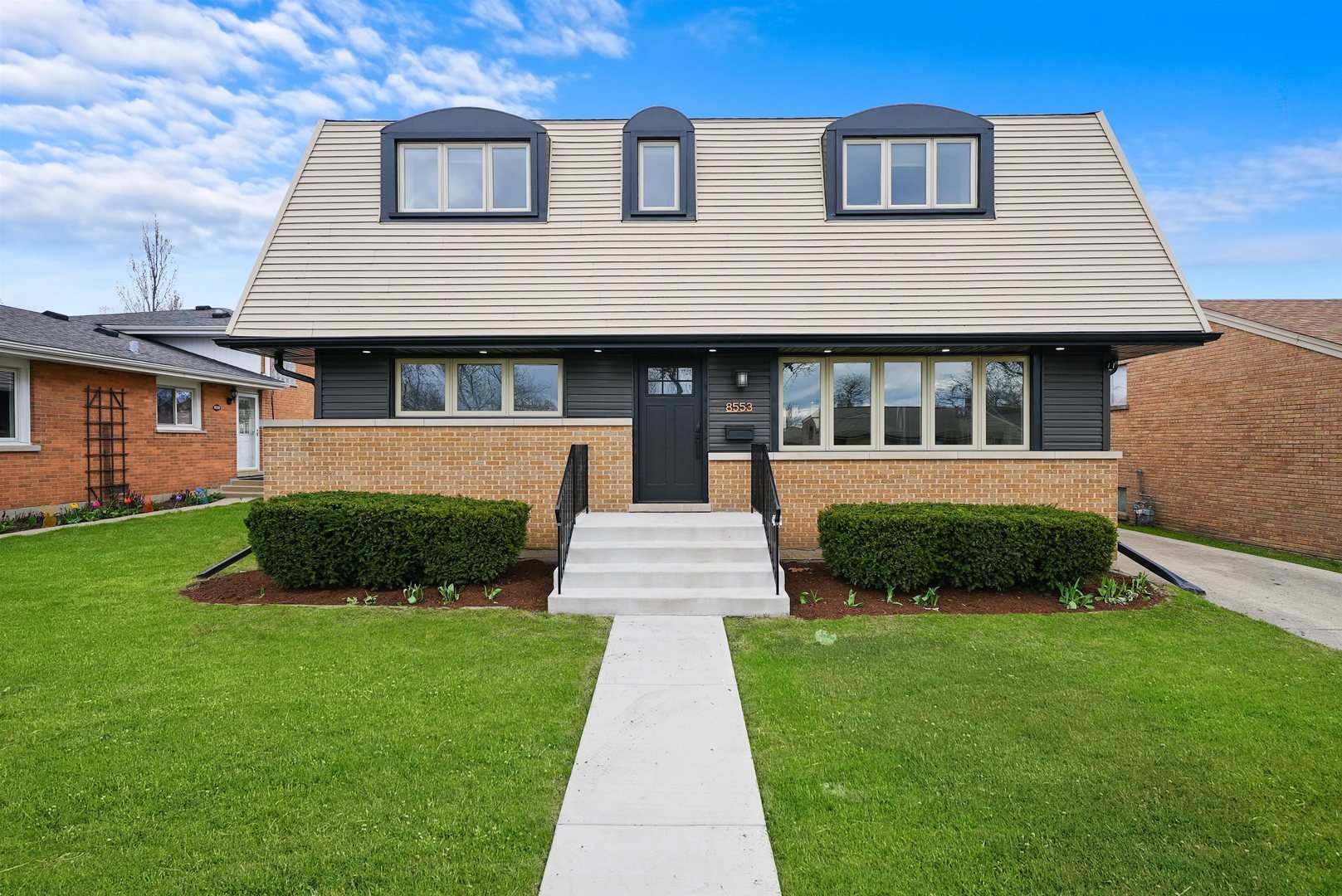 8553 N Oleander Avenue  Niles IL 60714 photo