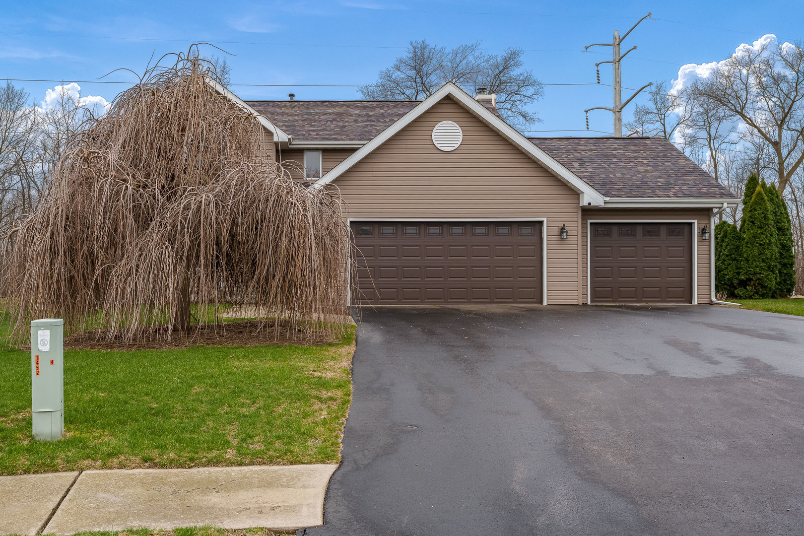 Property Photo: 214 Heeren Drive IL 61088