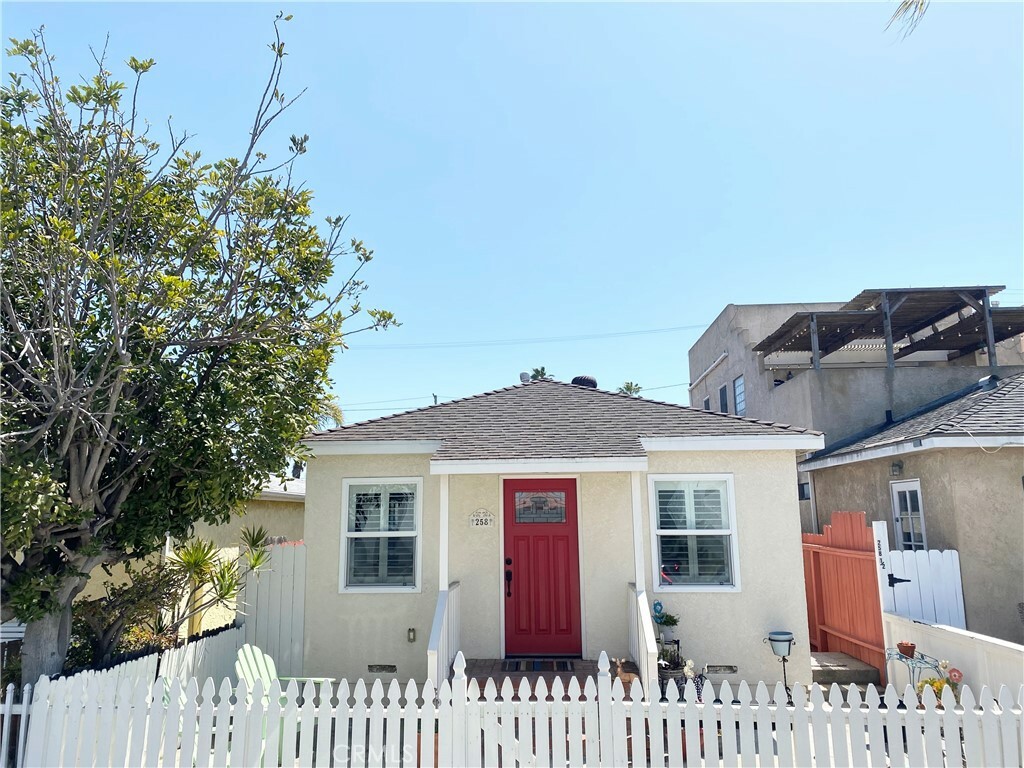 Property Photo: 258 17th Street CA 90740