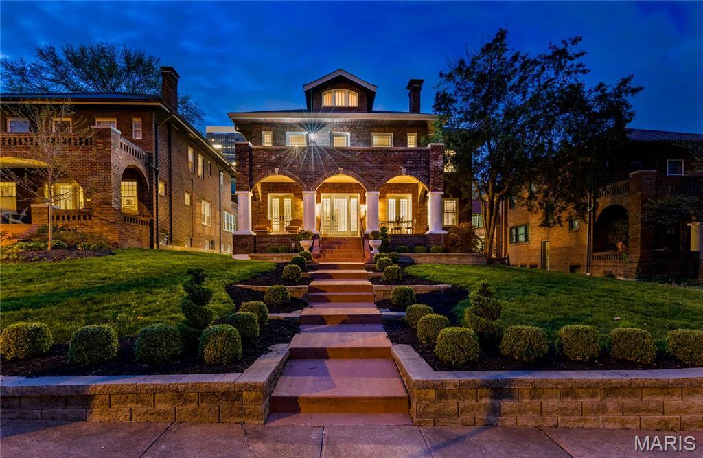 Property Photo: 7715 Country Club Court MO 63105