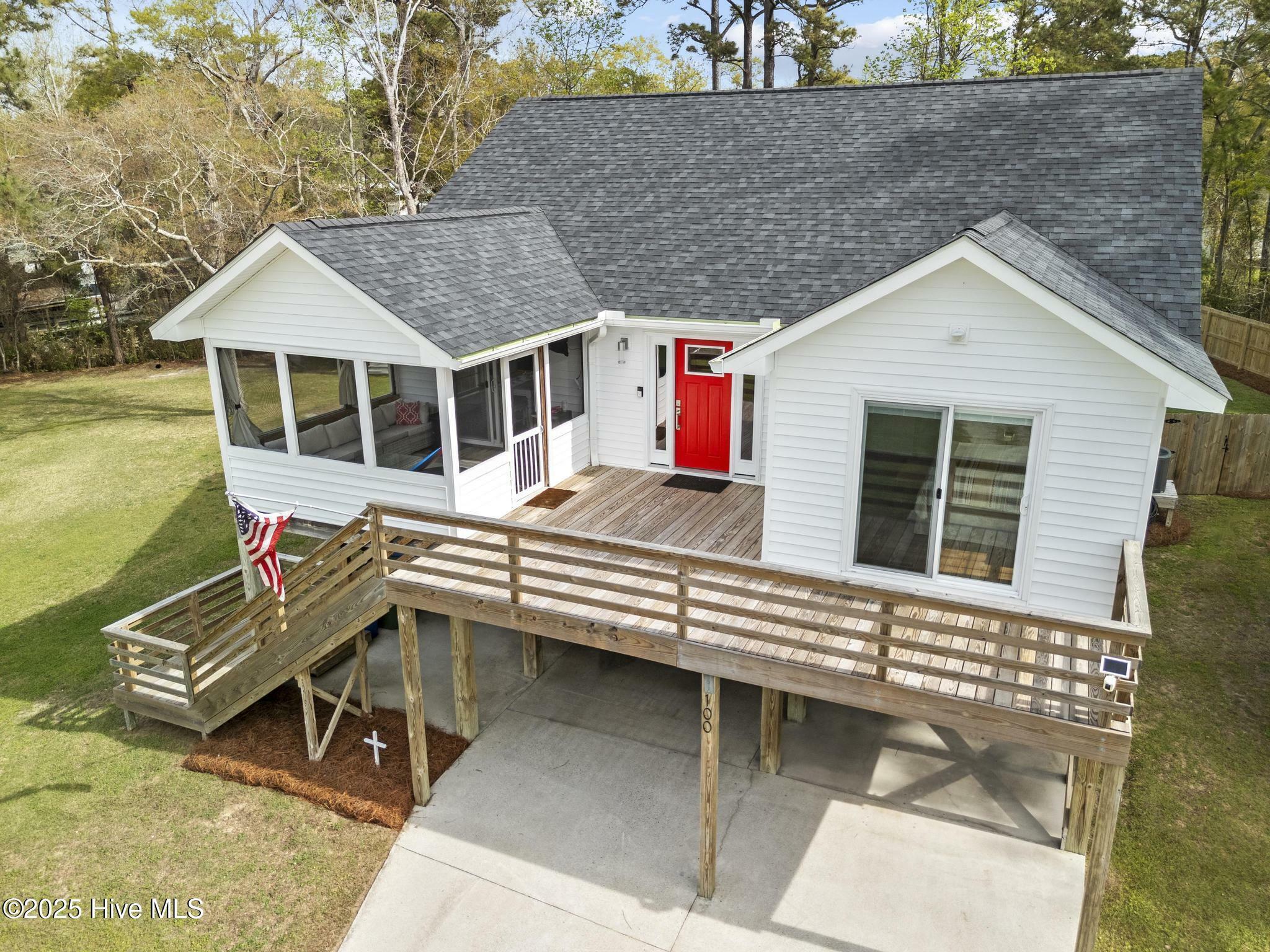 Property Photo: 100 Barnacle Circle NC 28445