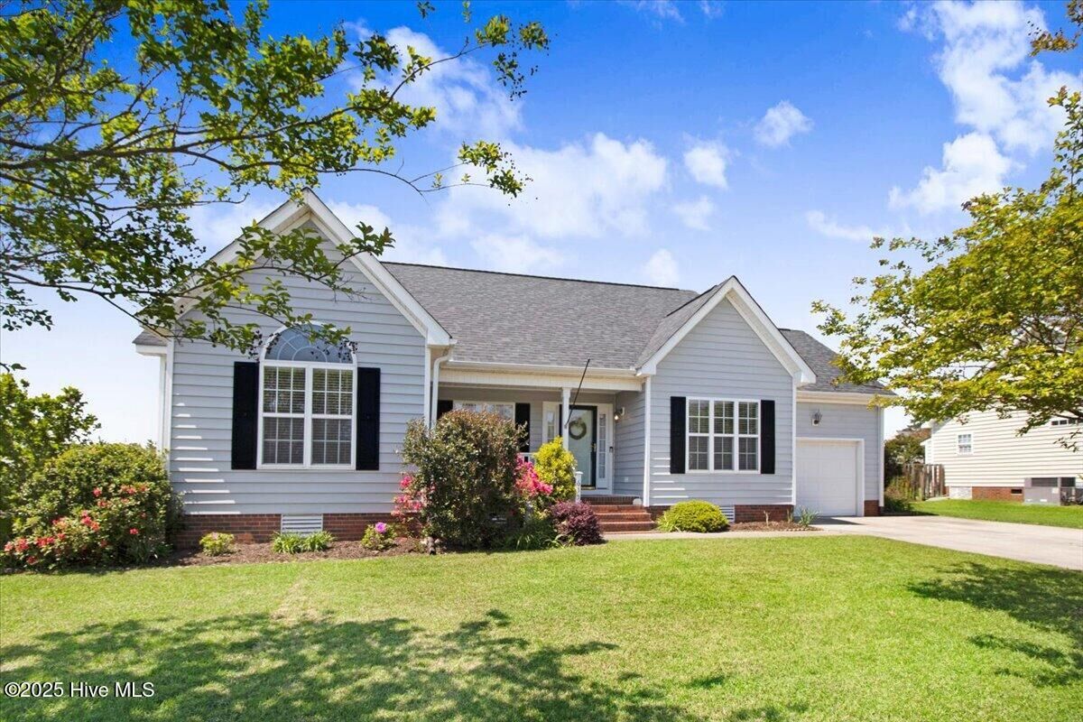 Property Photo:  615 Carrington Lane  NC 28590 