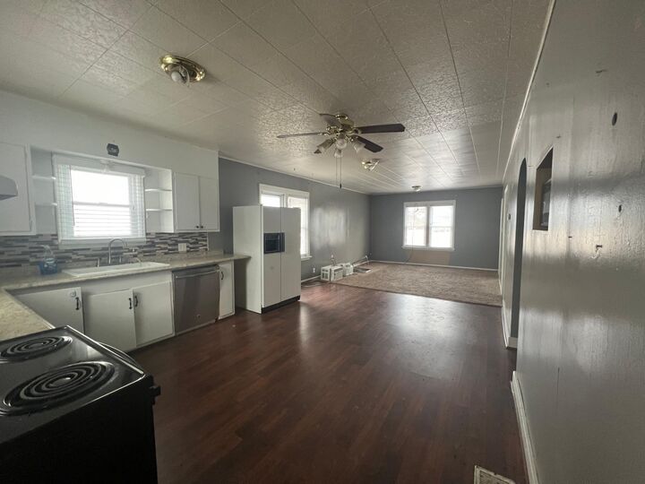 Property Photo:  506 6th Street SE  MN 56601 