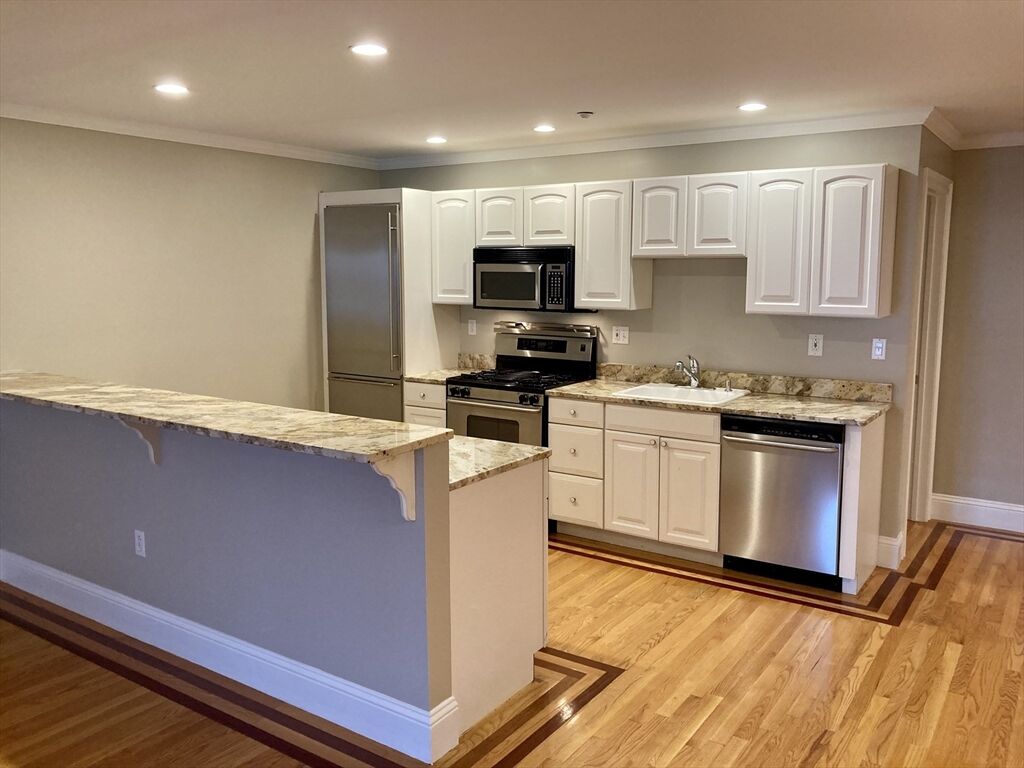 Property Photo:  39 Dorchester St 14  MA 02127 