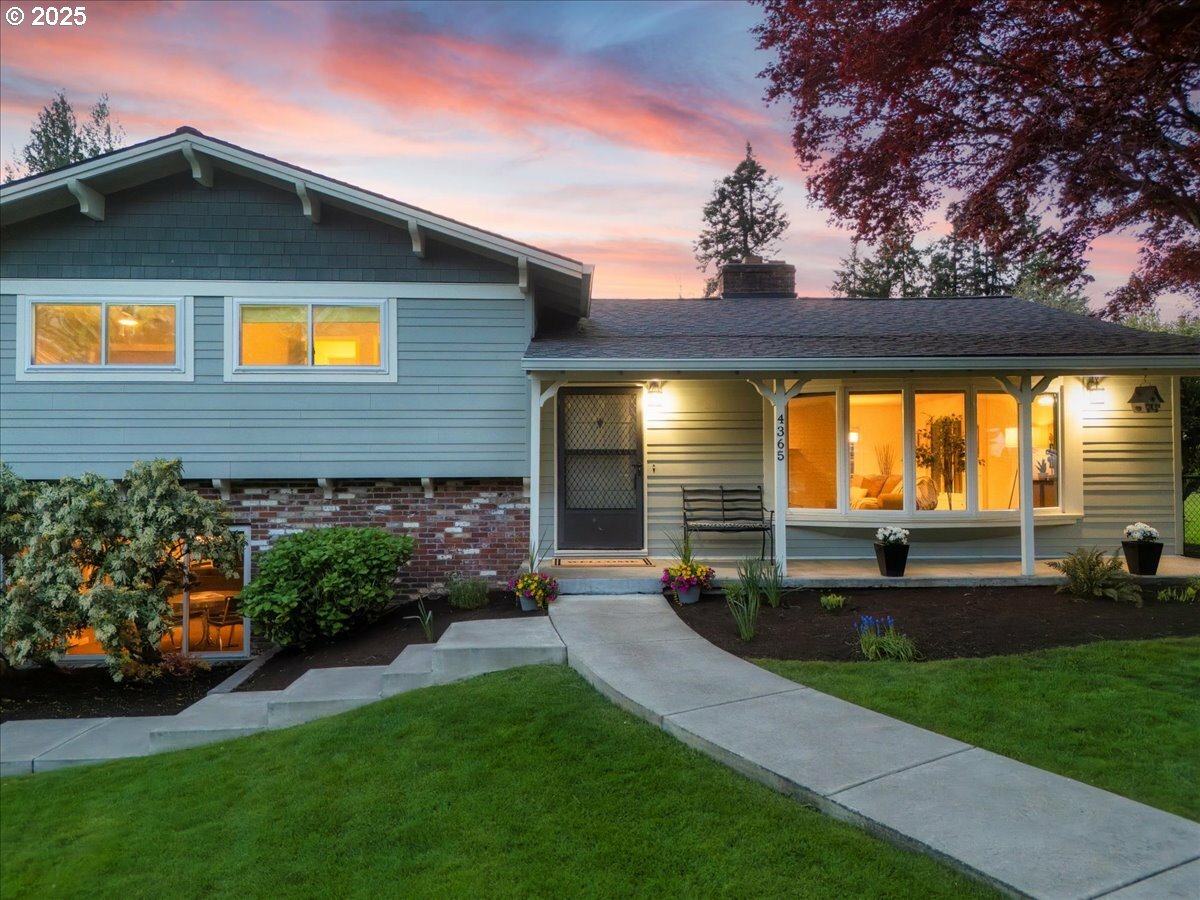 Property Photo: 4365 SW Fraser Ave OR 97225