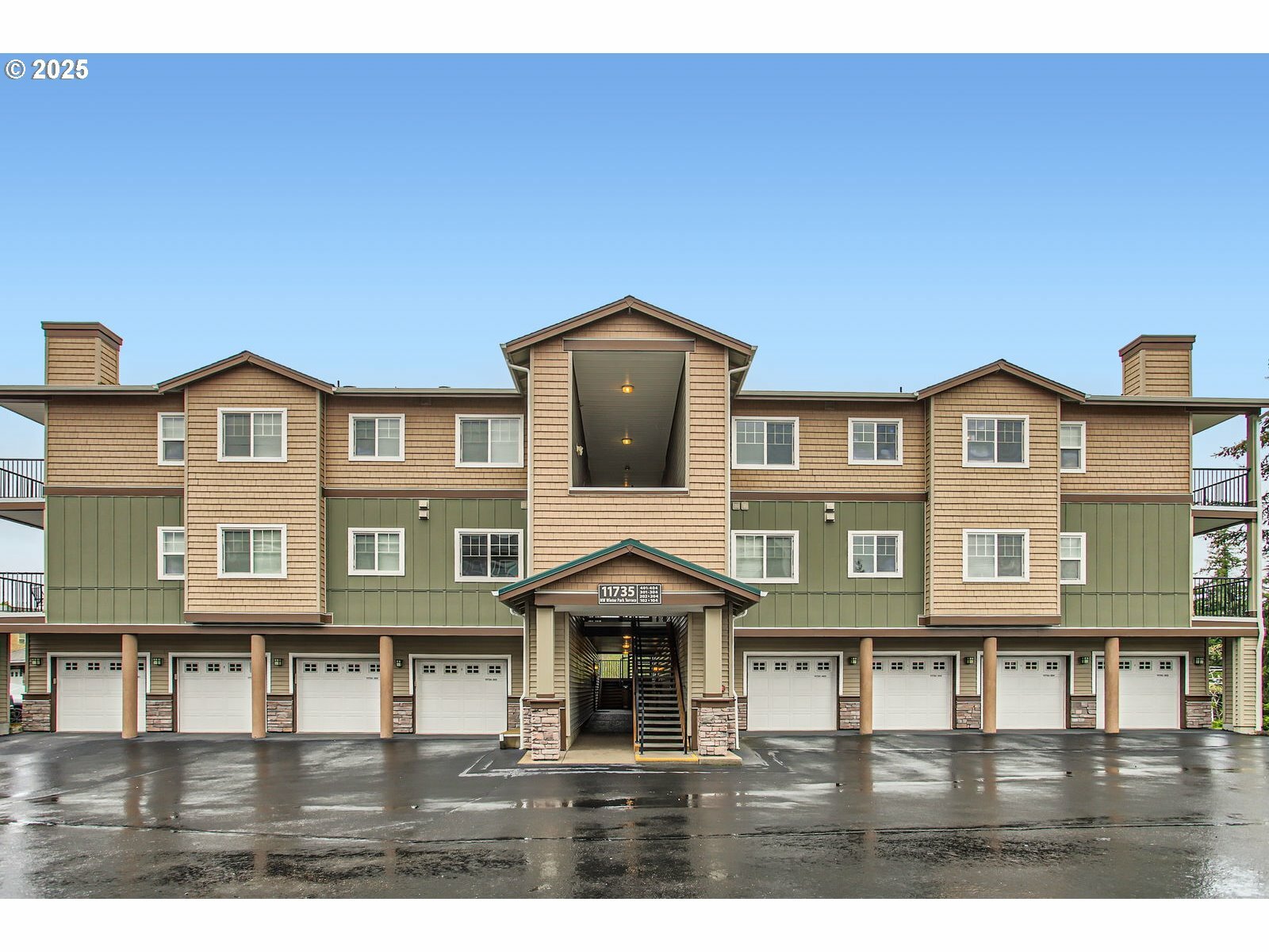 Property Photo: 11735 NW Winter Park Ter #403 OR 97229