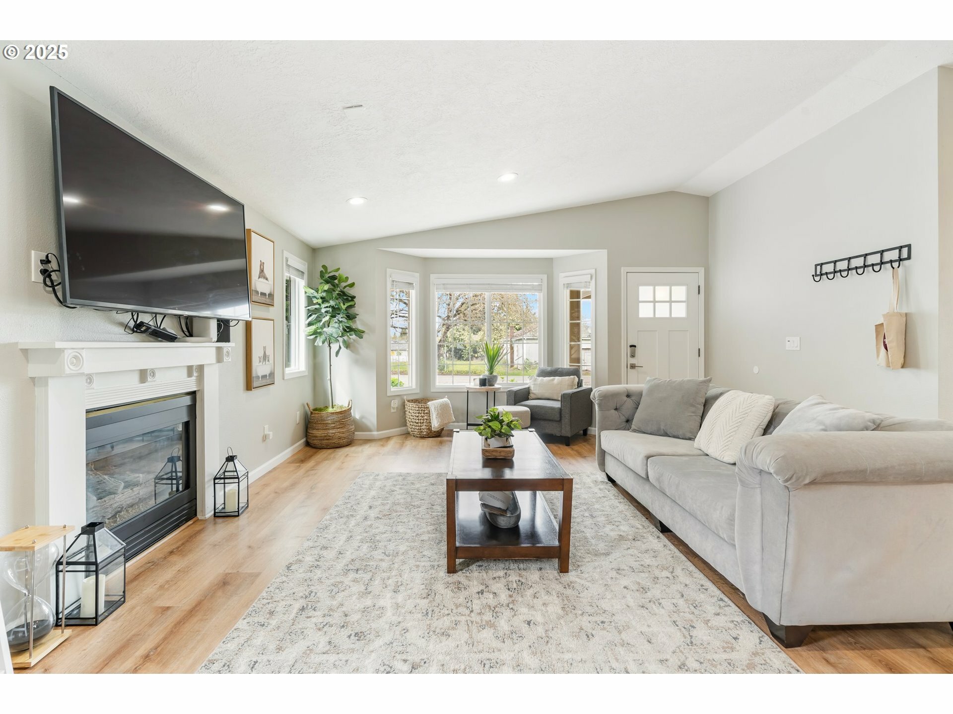 Property Photo: 6408 NE Wygant St OR 97218