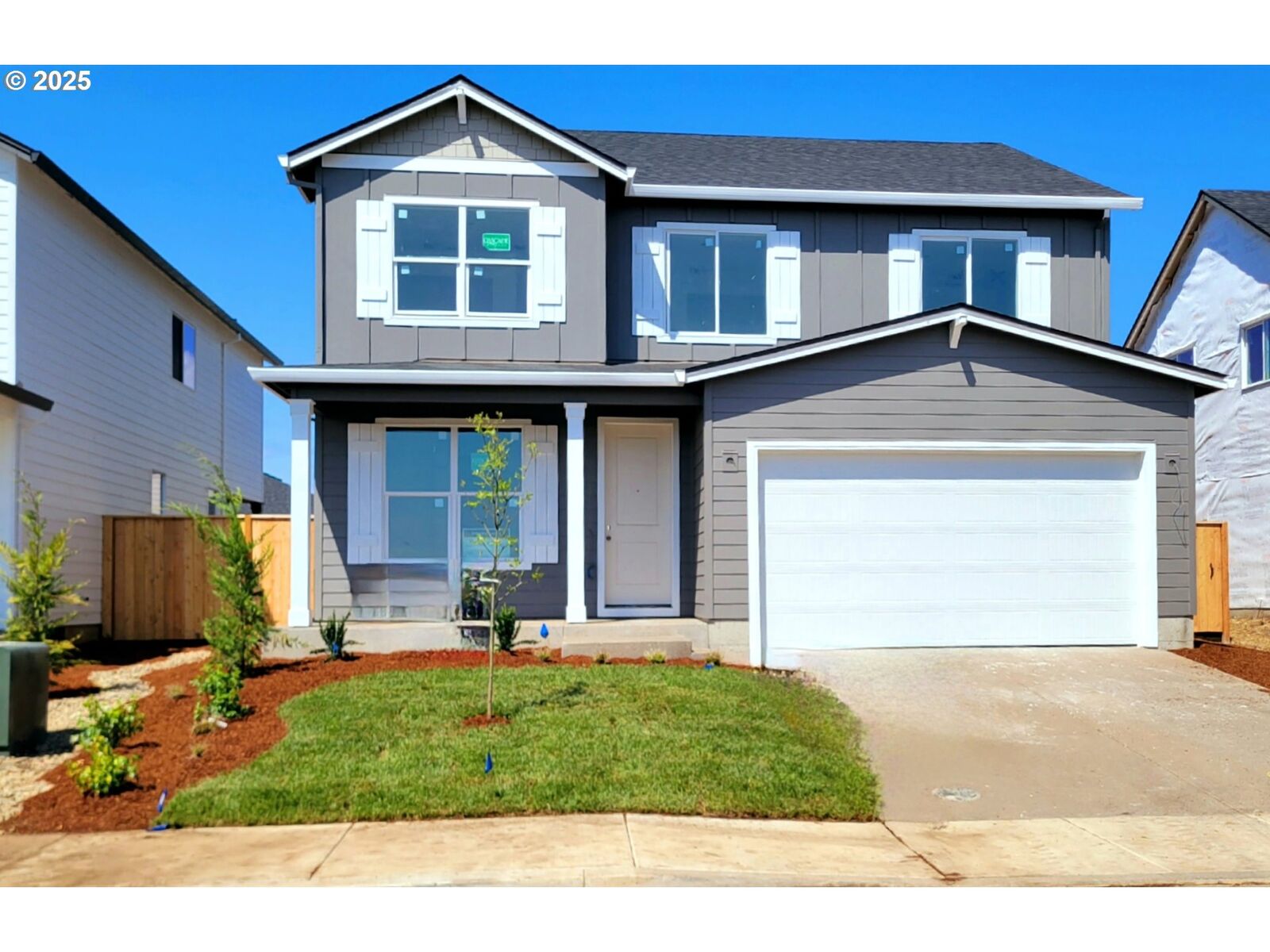 Property Photo: 2414 W 7th Ave OR 97448