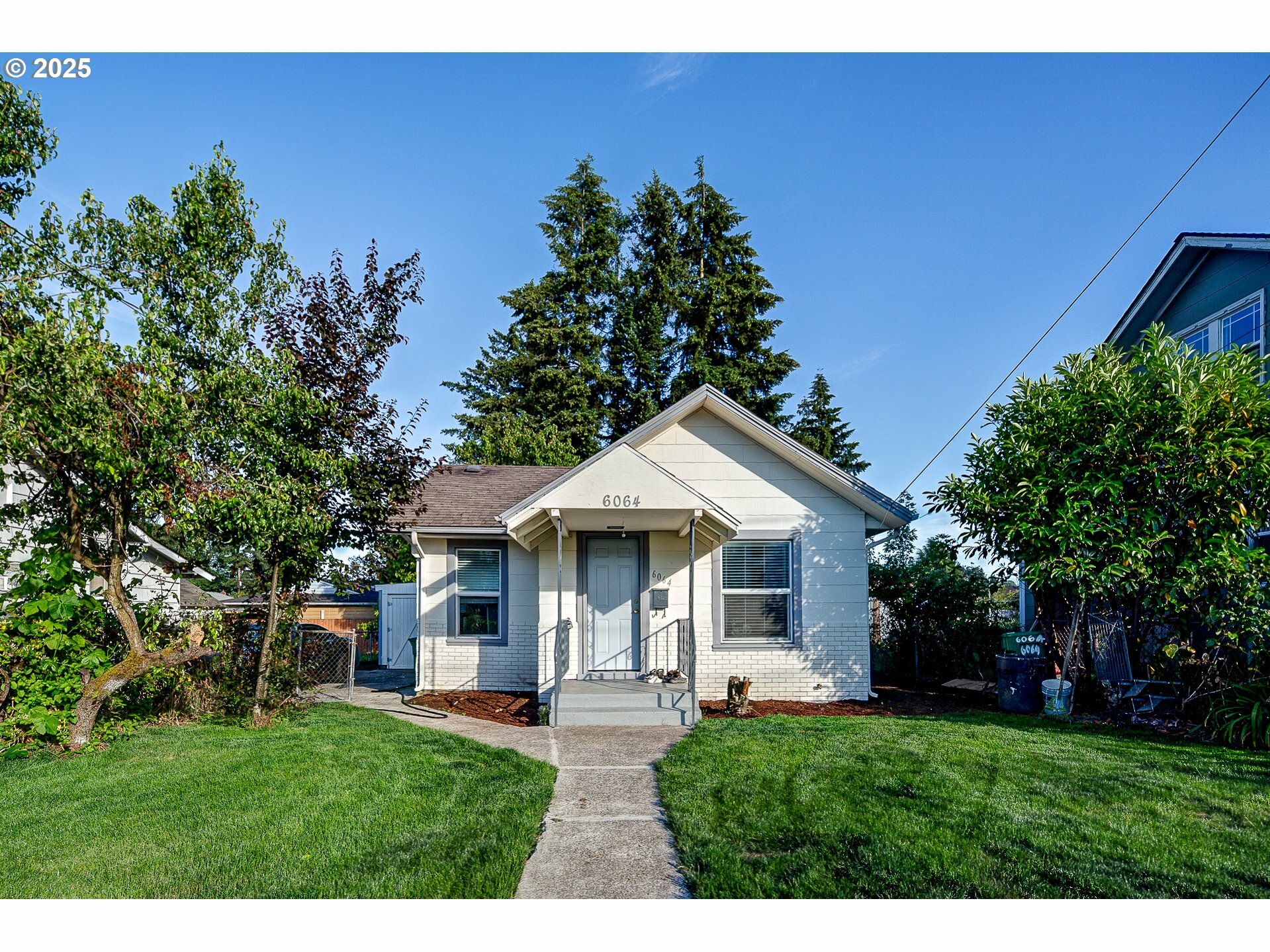 Property Photo: 6064 NE Willow St OR 97213