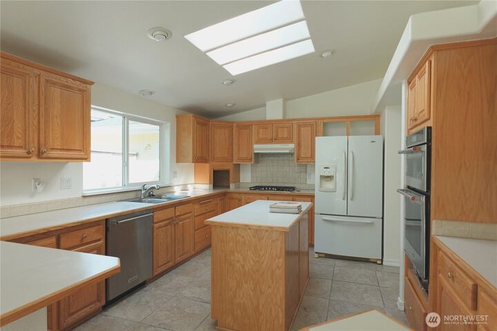 Property Photo: 27333 217th Street SE 168 WA 98038