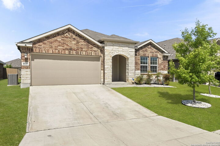 Property Photo: 8525 Norias Wheel TX 78254