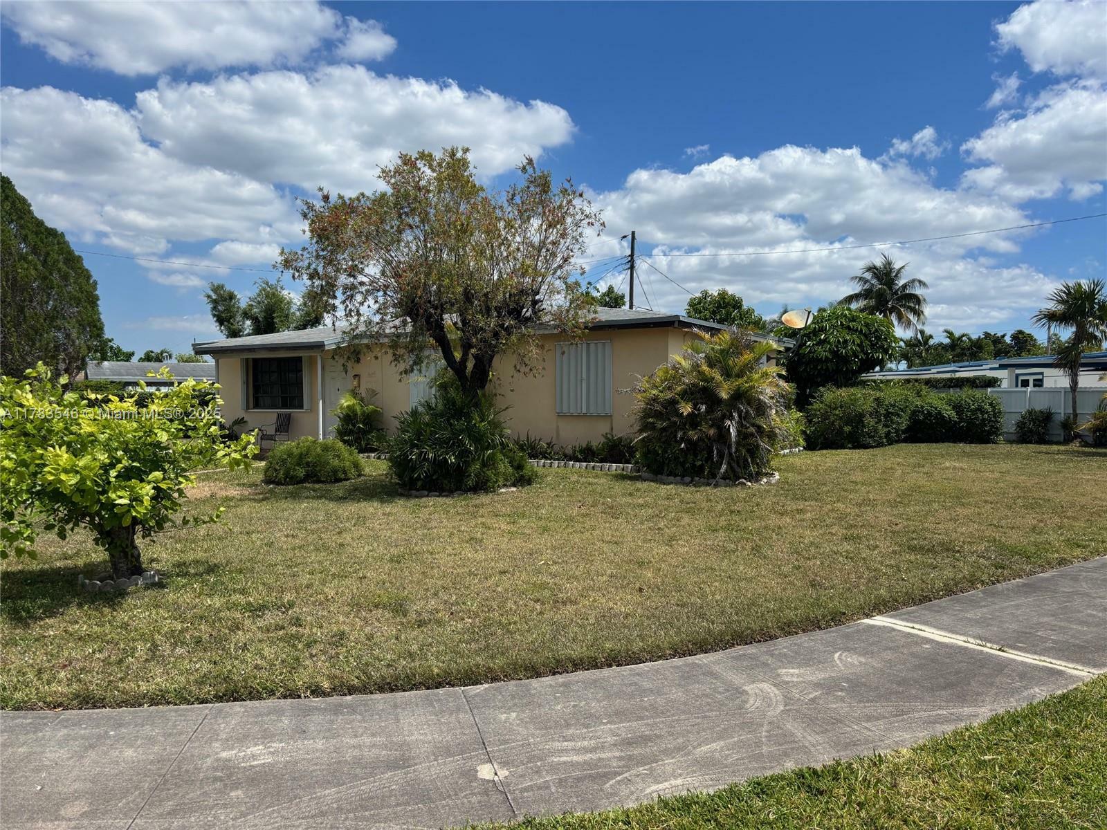 Property Photo: 5455 SW 116th Ave FL 33165