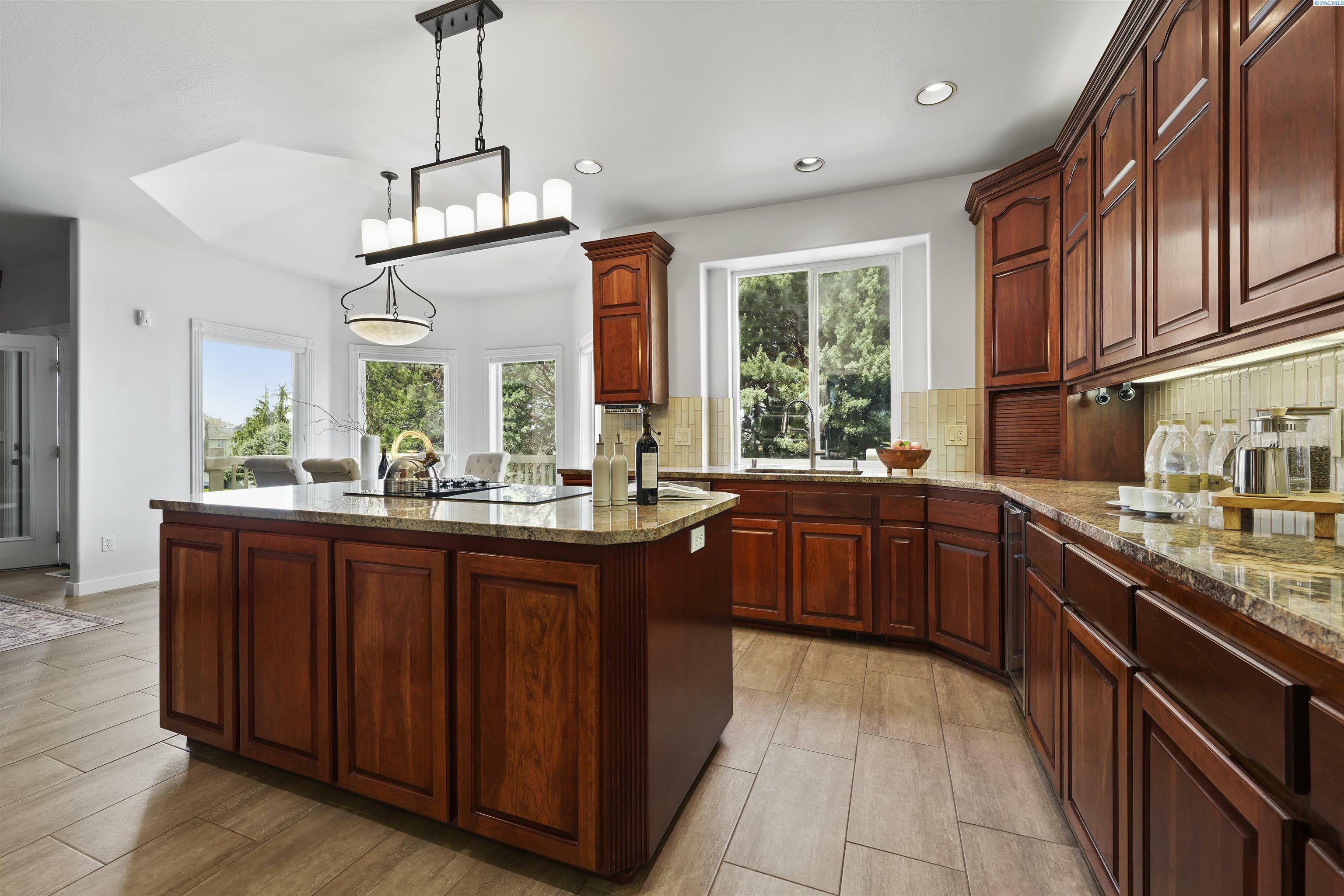 Property Photo: 3408 W 42nd Place WA 99337