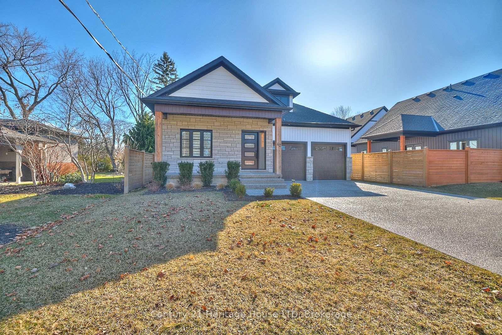 Property Photo: 42 Aquadale Drive ON L2N 2P8