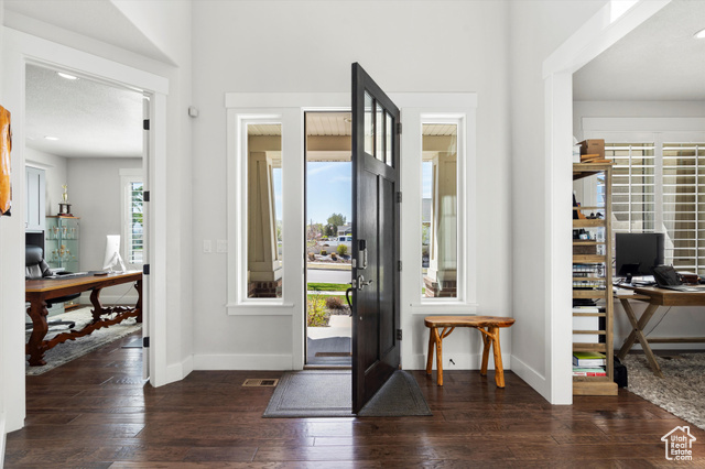 Property Photo: 702 W Osborne Fox Way UT 84020