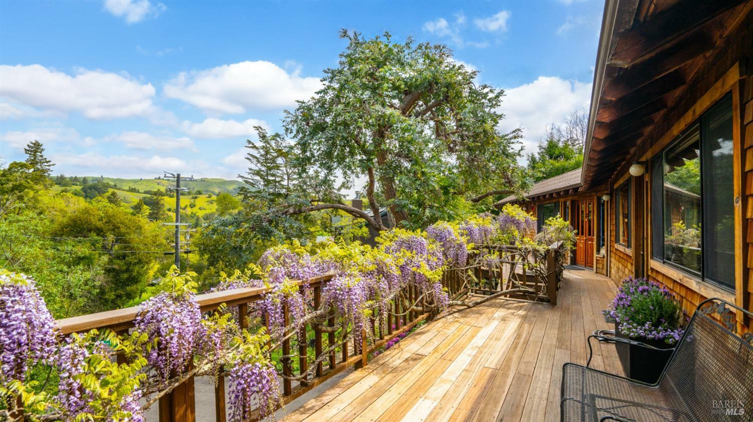 Property Photo:  11 Holly Lane  CA 94973 