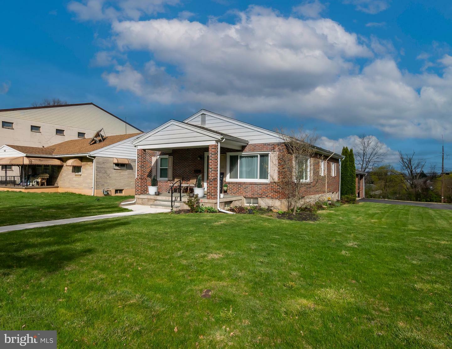Property Photo: 300 Old Fritztown PA 19607