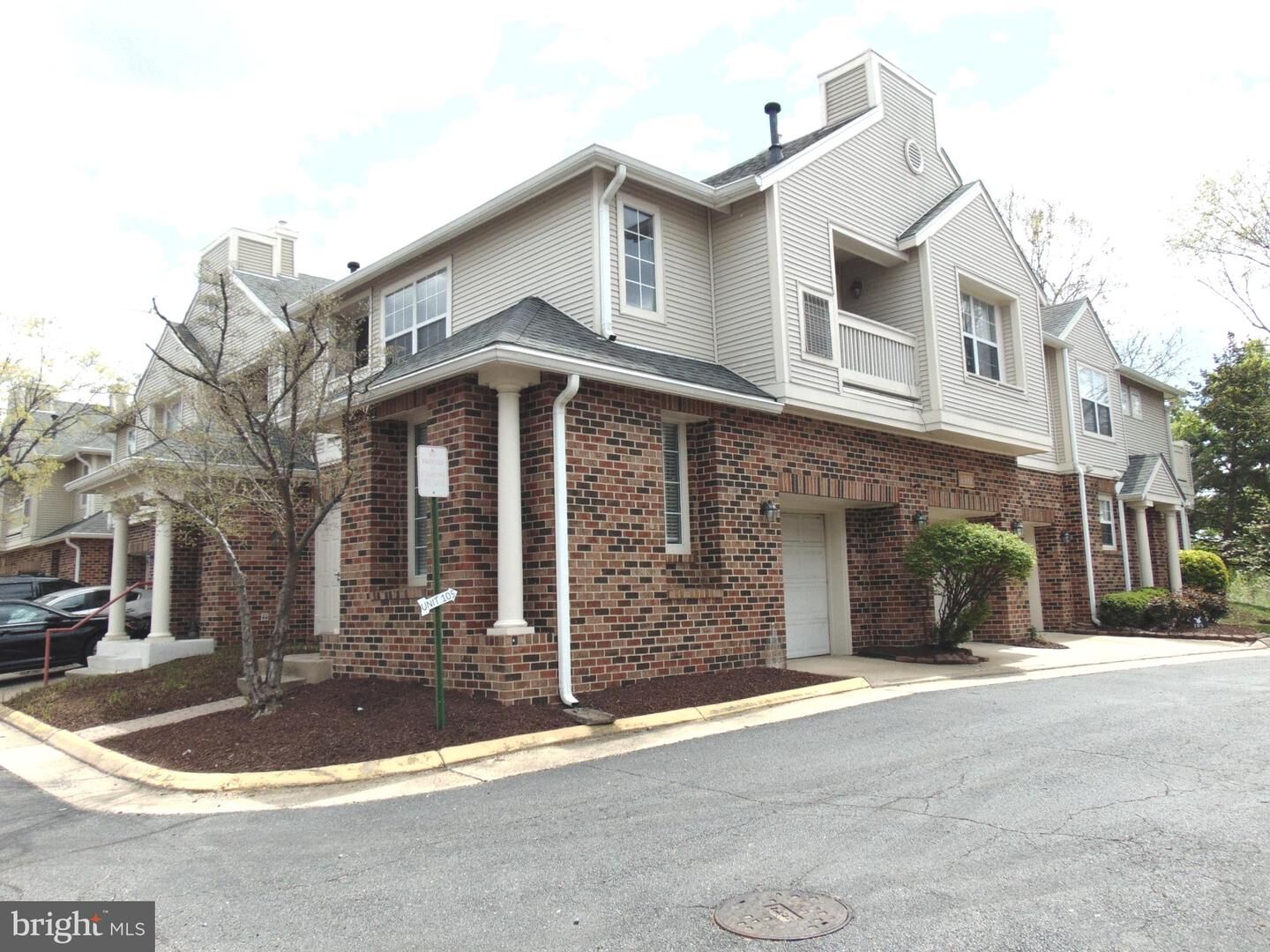 Property Photo:  45061 Brae Terrace 204  VA 20147 