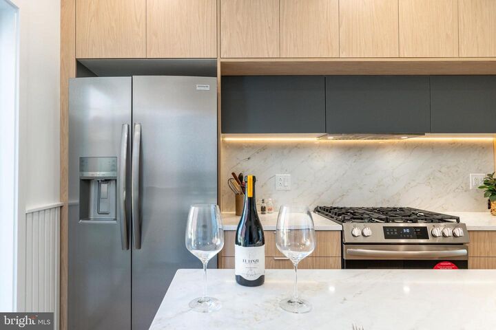 Property Photo:  2925 W Master Street  PA 19121 