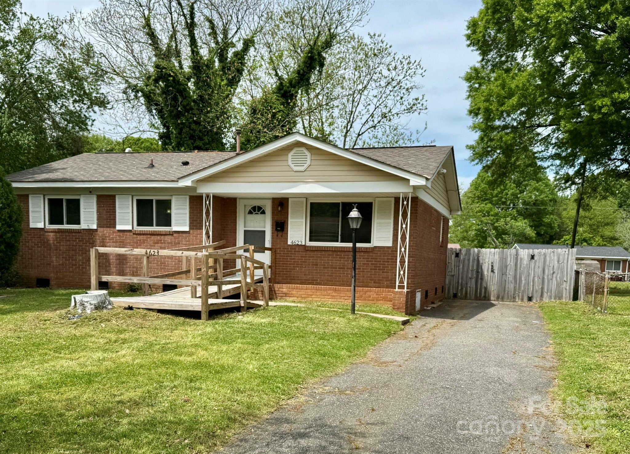 Property Photo: 4623 Monmouth Drive NC 28269