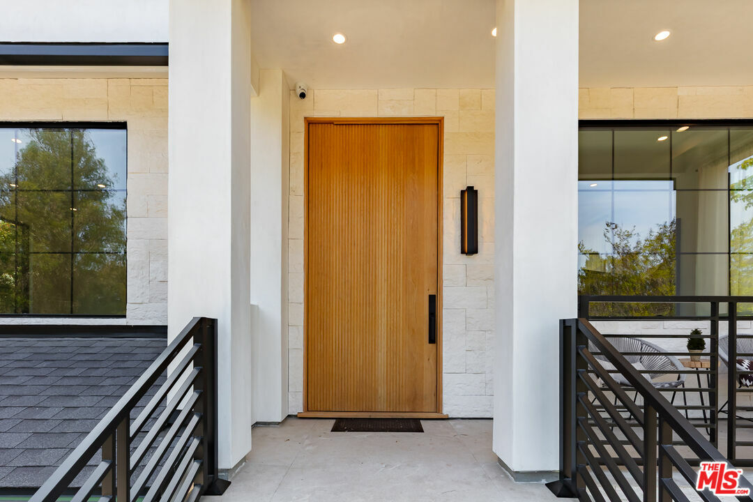 Property Photo: 2565 Patricia Ave CA 90064
