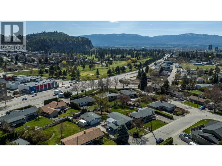 Property Photo:  703 Glenburn Street  BC V1Y 4G4 