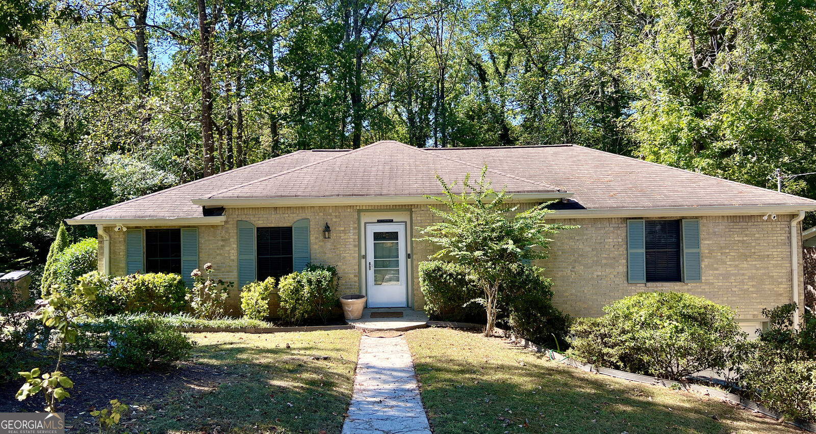Property Photo:  3211 Flamingo Drive  GA 30344