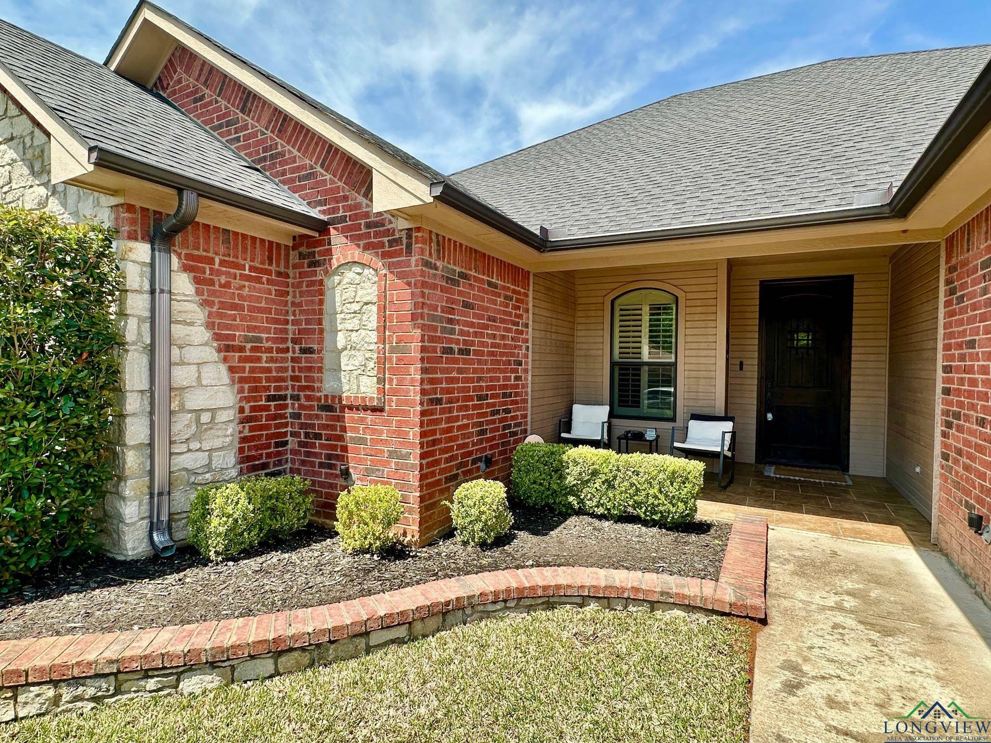 Property Photo:  809 Crepe Myrtle  TX 75604 