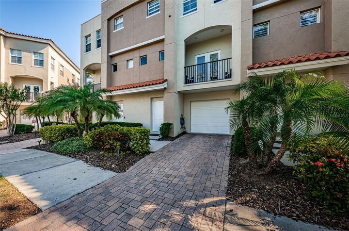 Property Photo: 805 100th Avenue N FL 33702