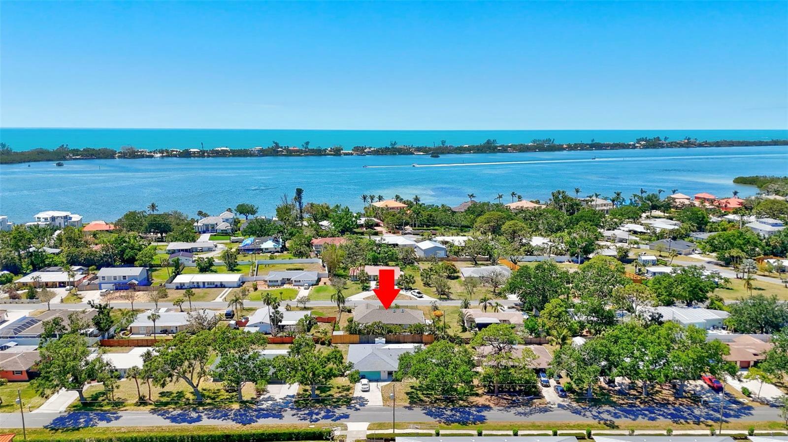 Property Photo:  519 Bayview Avenue  FL 34229 