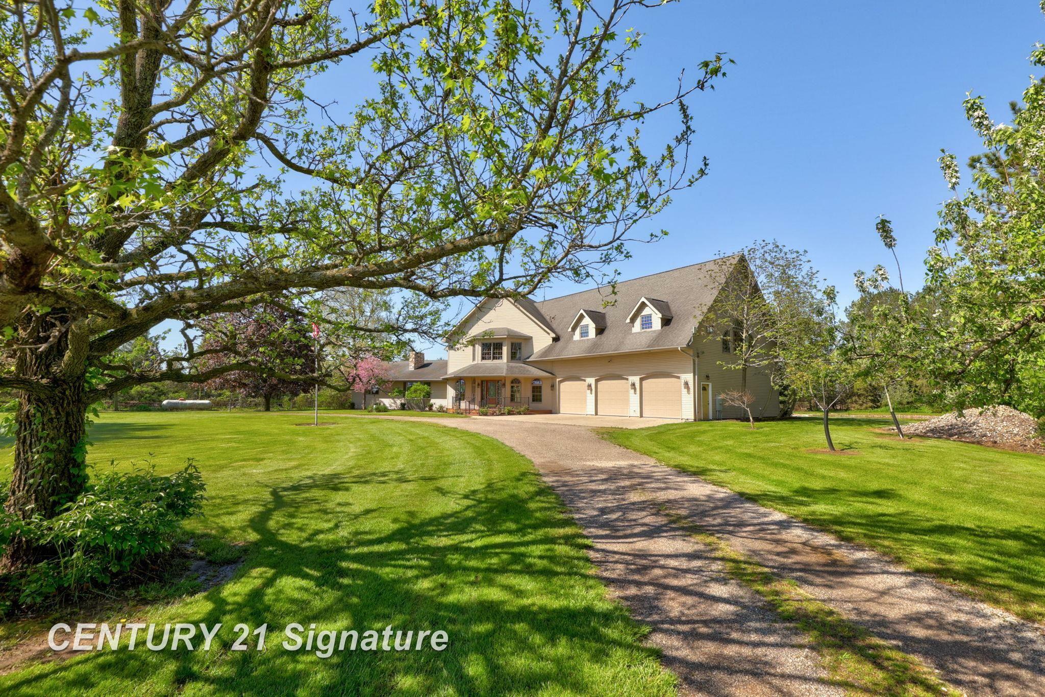 Property Photo: 4285 N Iva Road MI 48626