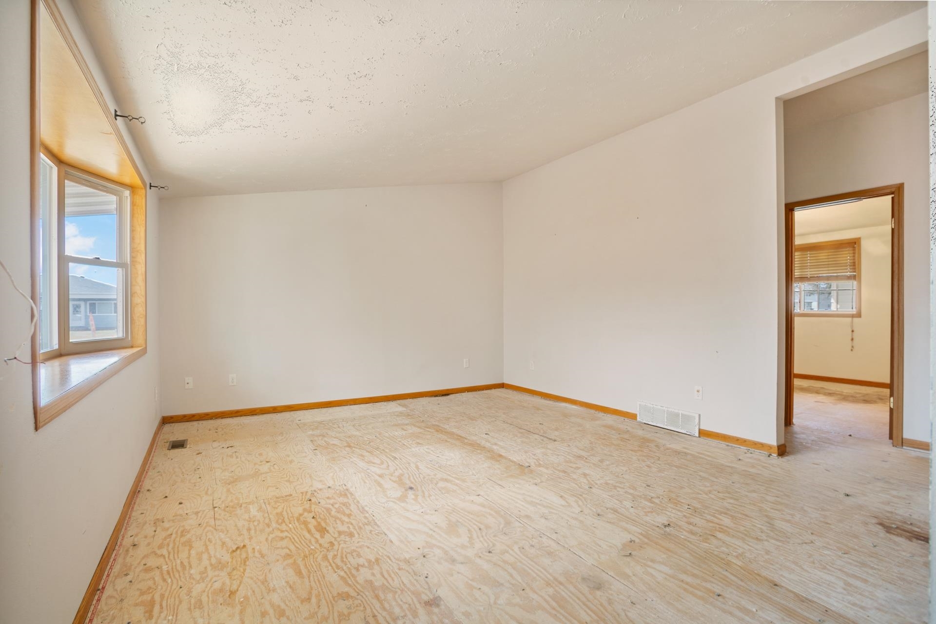 Property Photo:  2504 2nd Ave SW  ND 58703 