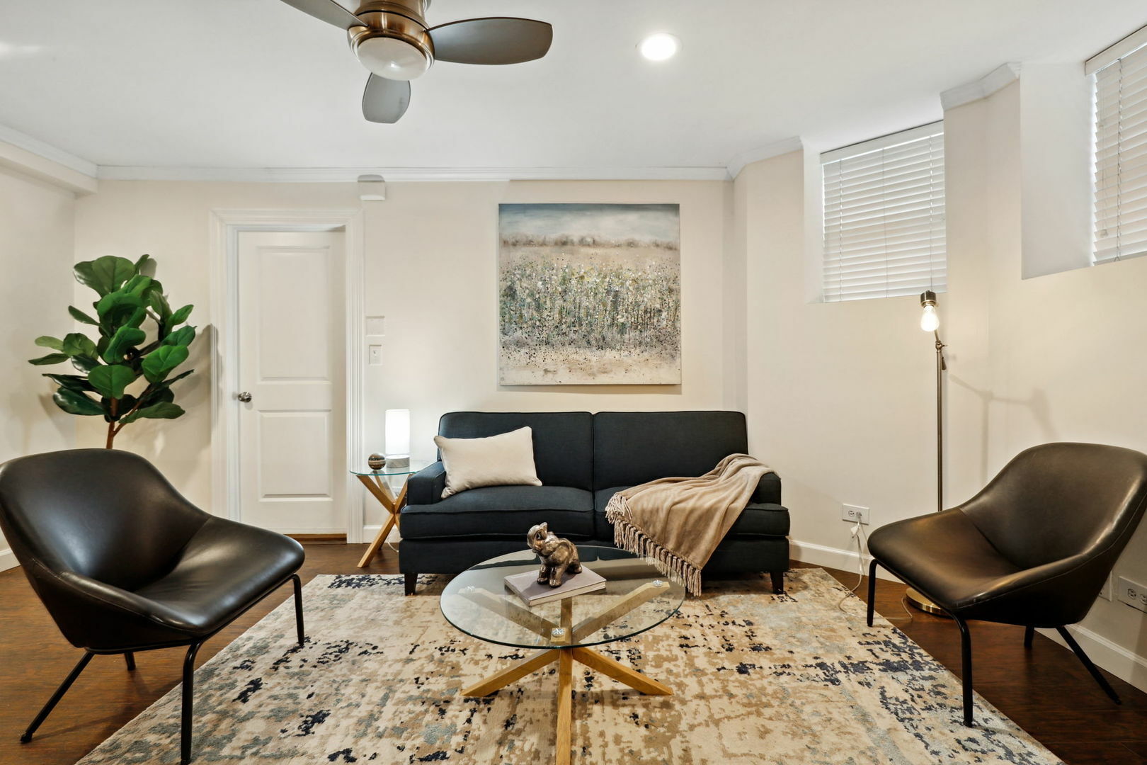 Property Photo: 3749 N Fremont Street G IL 60613