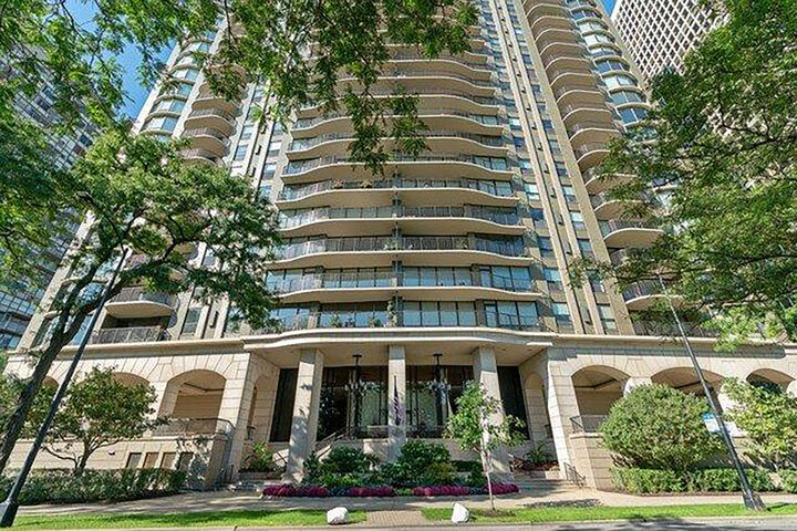 1040 N Lake Shore Drive 7C  Chicago IL 60611 photo