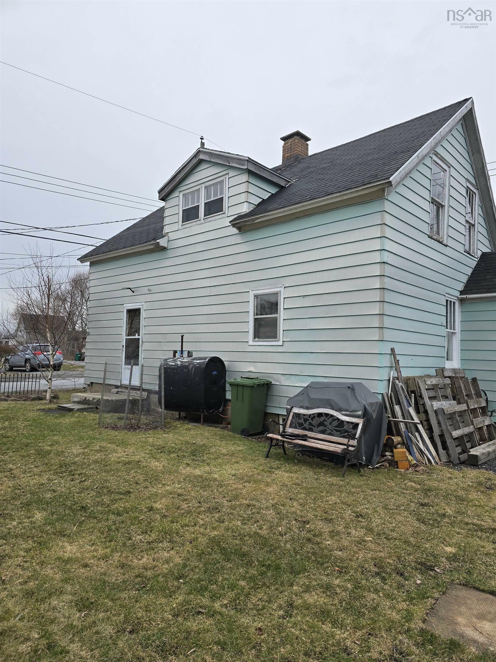 Property Photo: 2088 Diamond Street NS B0K 2A0