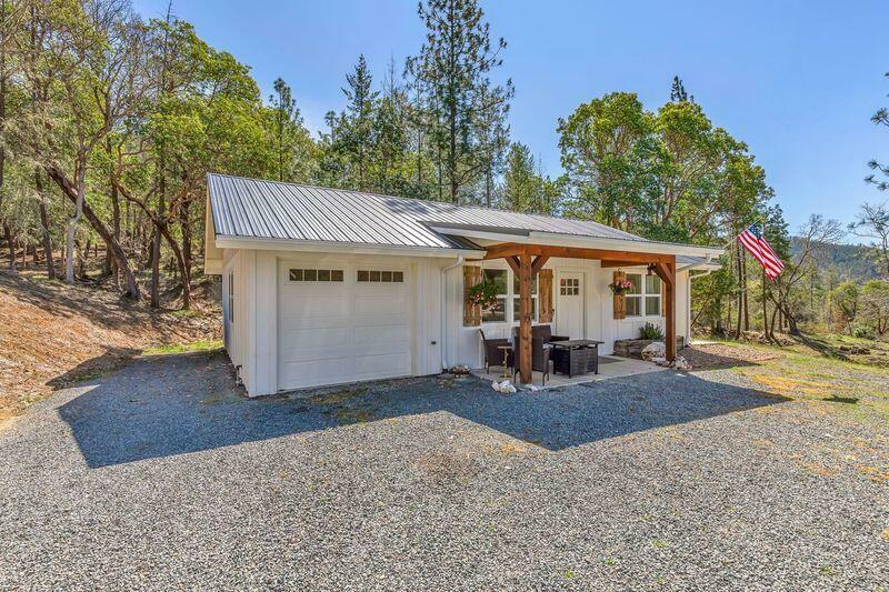 Property Photo: 7537 Sterling Creek Road OR 97530