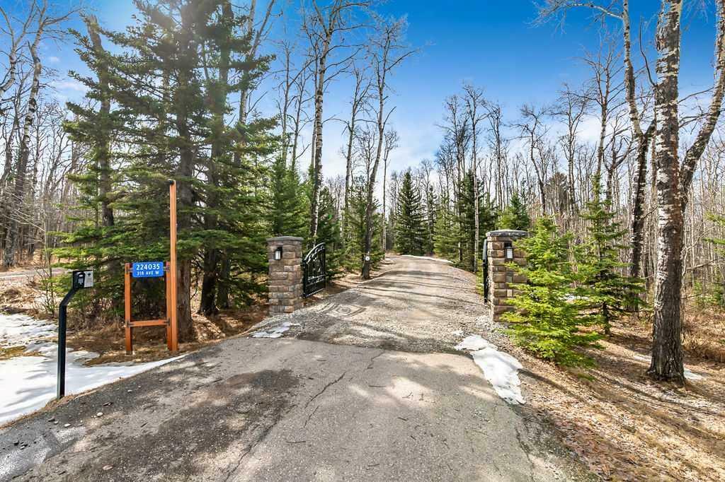 Property Photo: 224035 318 Avenue W AB T0L 1K0