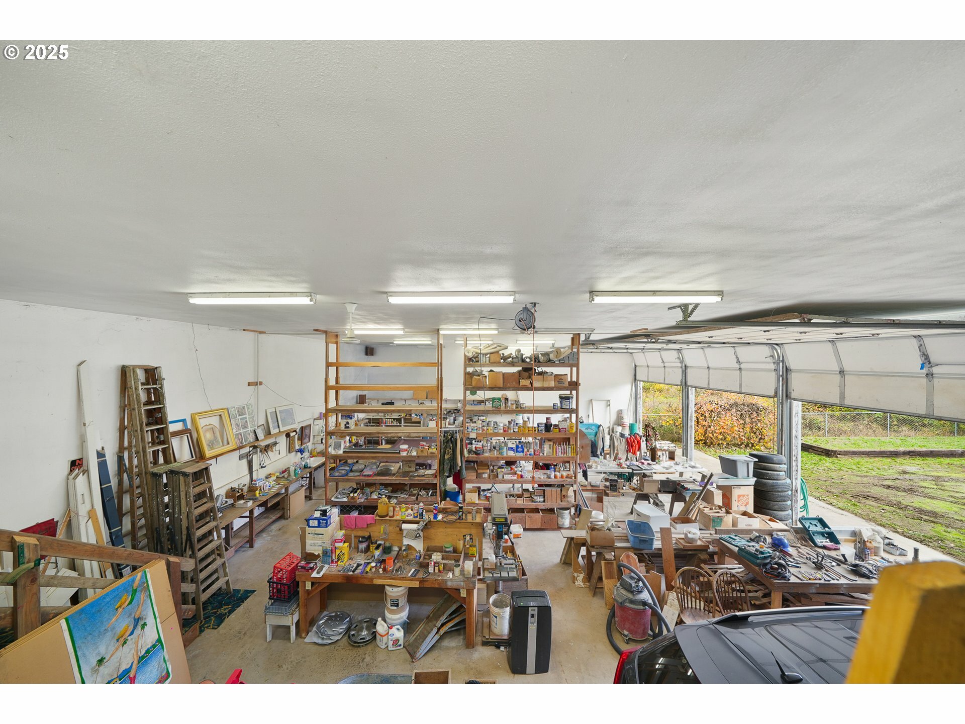 Property Photo:  333 S Old Pacific Hwy  OR 97457 