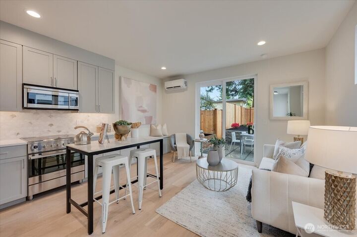 Property Photo:  13544  39th Avenue NE B  WA 98125 