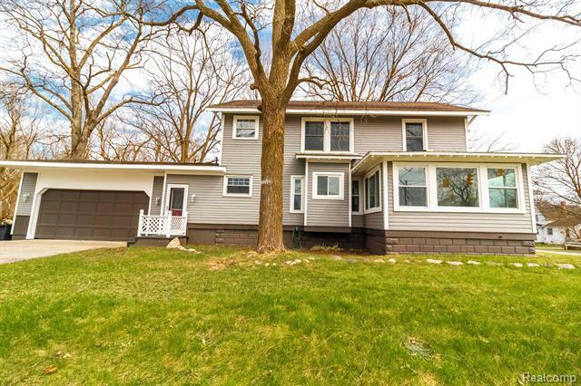 Property Photo: 938 W Oregon Street MI 48446
