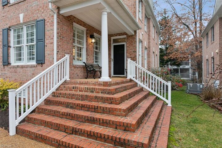 Property Photo: 180 Exmoor Ct VA 23185